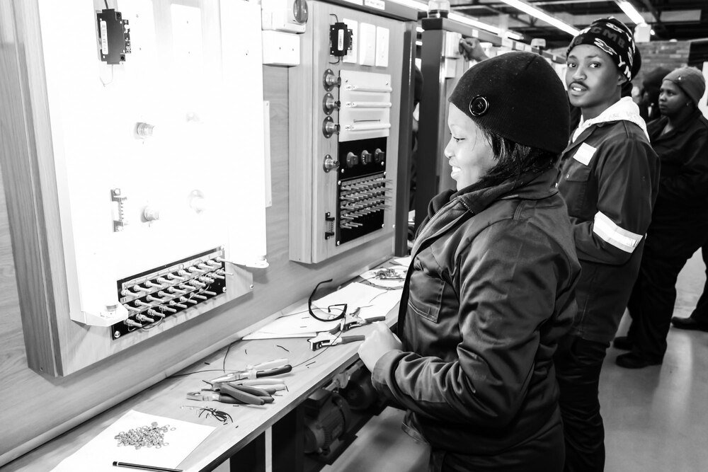 Koszt przeglądu instalacji elektrycznej w domu – co musisz wiedzieć?